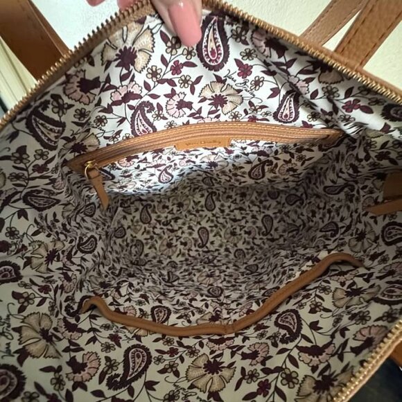 Vera Bradley Charlie Small Shoulder Bag in leather- Camel- NWT - Picture 6 of 7